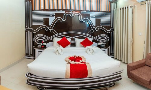 Hotel Janmabhumi, Забронировать Отель Отели Асуиннатх 3 звезды, 3*