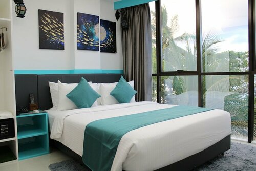 The Hive Beach, Prenota Hotel Città di Malé 