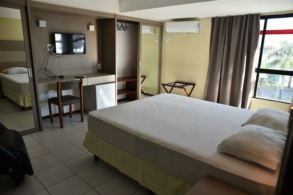 Manos Royal Hotel