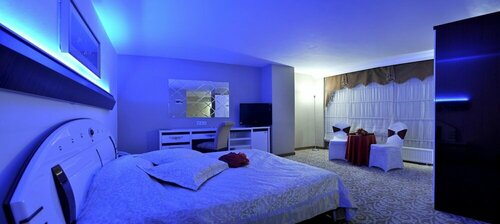 Demosan Hotel, Забронировать Курортный отель Отели Караман с парковкой, Парковка