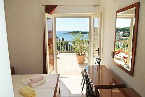 Rooms Vinka Tudor, Забронировать Гостевой дом Отели Острова Хвара с парковкой, Парковка