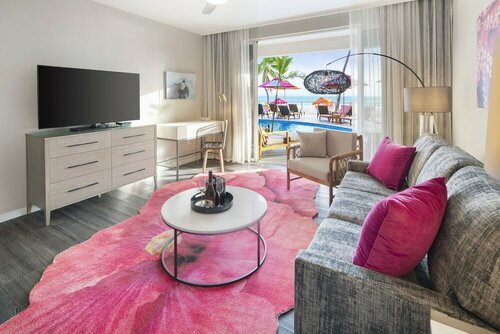 Concierge Collection at O2 Beach Club & Spa by Ocean Hotels, Book Ferieresort Hoteller i Christ Church med parkering, Parkering