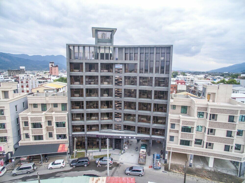Ket Hotel