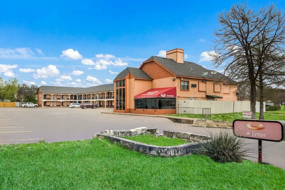Econo Lodge Near The Domain - The Arboretum