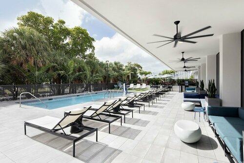 Comfort Inn & Suites Miami International Airport, Buchen Sie Hotel Miami Springs 
