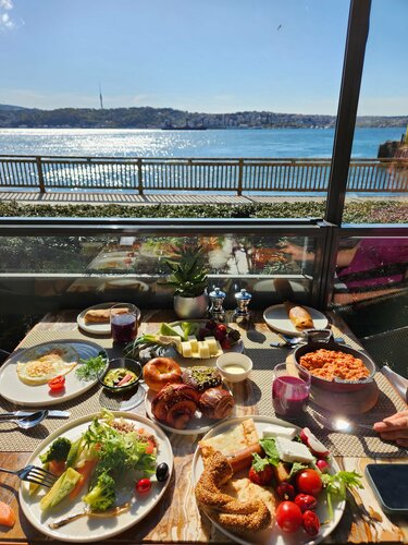 Shangri-La Bosphorus, Istanbul, Rezervovat Hotel Hotely v Istanbul s bazénem, poblíž Besiktas Square, Bazén