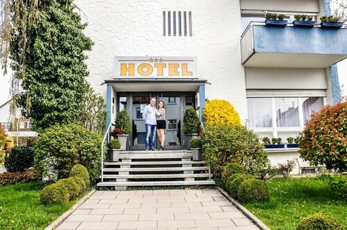 Hotel Garni Superior, Забронировать Отель Отели Метцинген 3 звезды, 3*