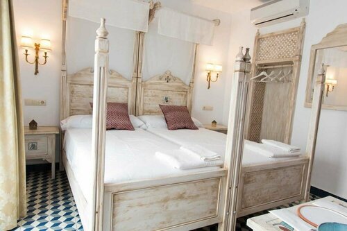 Hostal la Plaza Tolox, Забронировать Отель Отели Sierra de las Nieves с завтраком, Завтраки