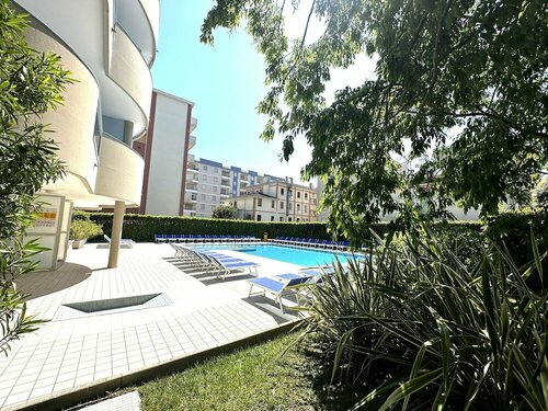 Residence Eurostar, Prenota Appartamento Hotel a Veneto con piscina, Piscina