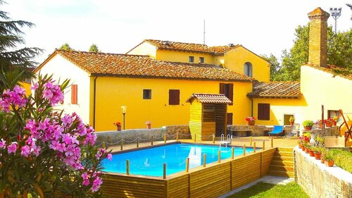 Motorrad-Hotel Toskana con piscina e giardino nel Chianti, Забронировать Отель Монтеспертоли Val D'Elsa