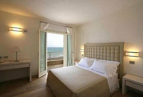 Hotel Alta La Vista, Забронировать Отель Марина-ди- Кастаньето Берег Этрусков