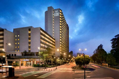 Hilton Colon Quito Hotel, Забронировать Отель Отели Сьерры с бассейном, Бассейн