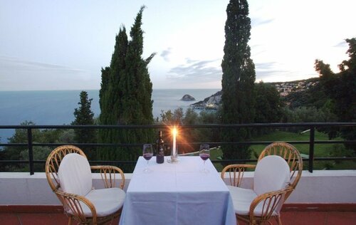 Residence Borgo San Sebastiano, Забронировать Отель Отели Берджеджи с парковкой, Парковка