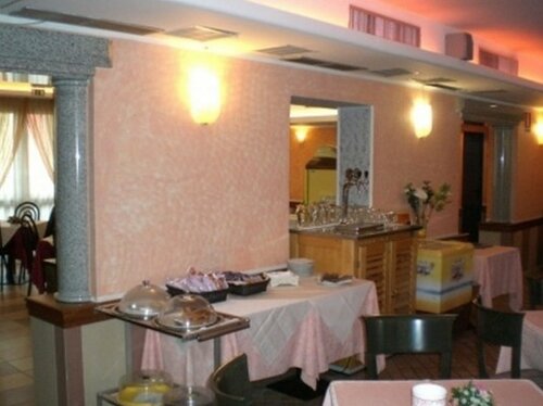 Albergo Ristorante Il Delfino, Забронировать Отель Новара Пьемонт
