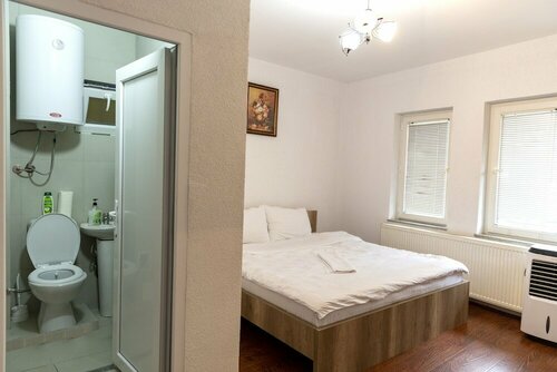 Hotel Park, Забронировать Отель Недорогие отели Приштина, рядом с Emin Gjiku Ethnographic Museum, недорого