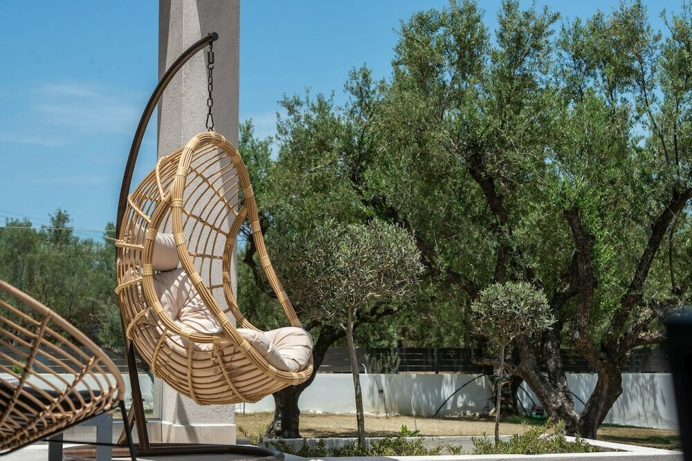 Delight Luxury Villa - Contemporary Elegance & Tranquility, by ZanteWize