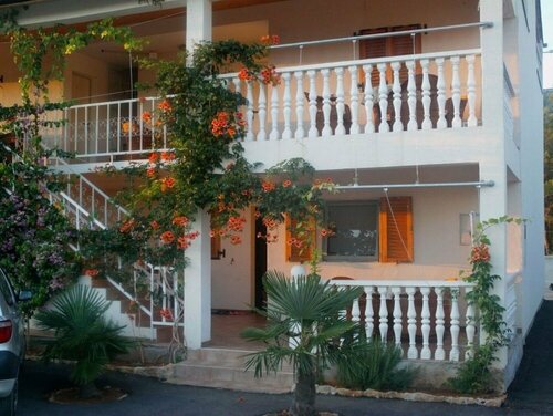 Ivan - 200 m From the Beach - A3, Забронировать Отель Отели Starigrad-Paklenica Riviera с парковкой, Парковка
