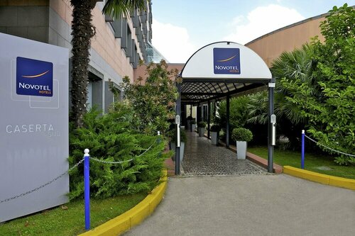 Novotel Caserta Sud, Забронировать Отель Отели Каподризе с бассейном, Бассейн
