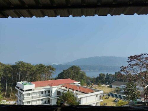 La Nicholas Lake View by Summit Hotels, Boek Resort Meghalaya Hotels met een Zwembad, Zwembad
