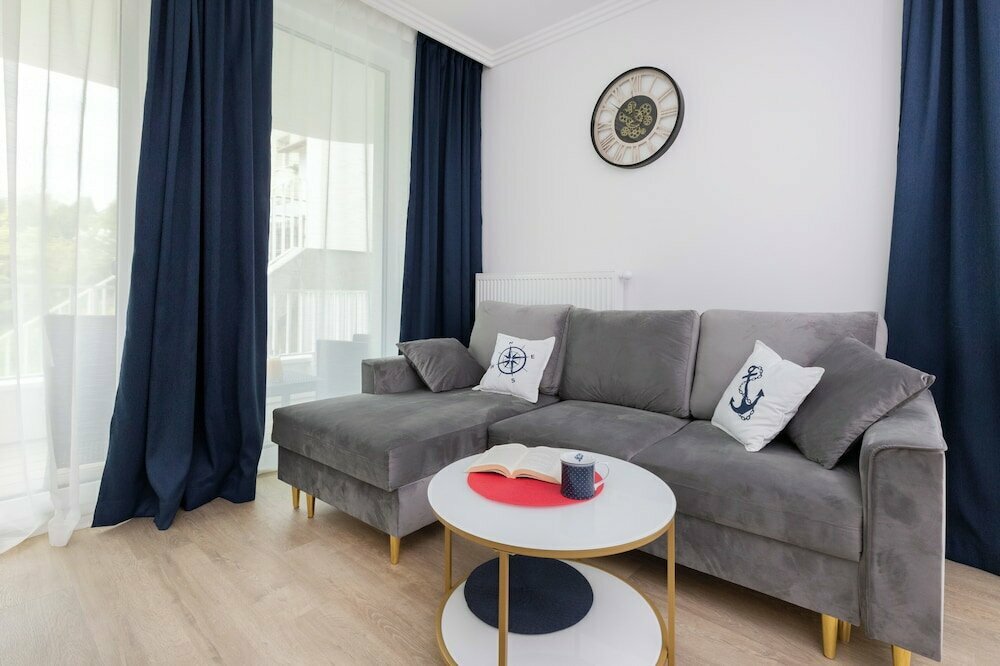 Apartment Redlowo & 2 Bedroom by Renters