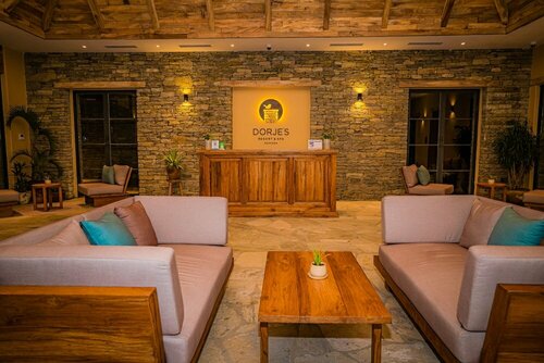 Dorje's Resort and Spa, Забронировать Курортный отель Отели Покхара с бассейном, Бассейн