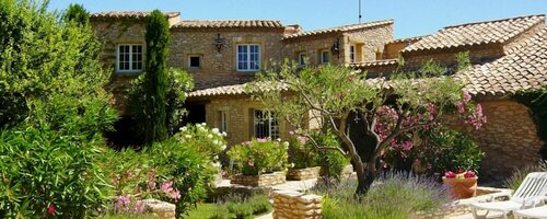 Logis Hôtel lEnclos des Lauriers Roses, Réserver Hôtel Hôtels à Gard avec parking, Parking