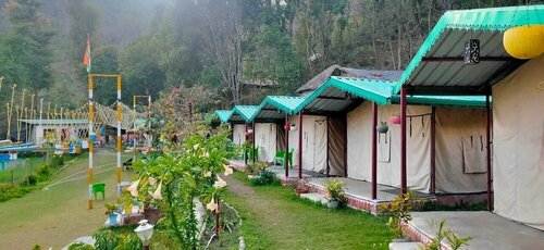 Jugnoo Camps by UK07Hotels, Забронировать Отель Отели Ришикеш с бассейном, рядом с Мост Рам-джула, Бассейн