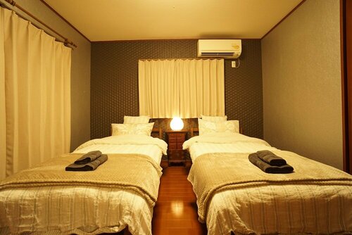 PINK Suite HOUSE, Book Feriehus Okinawa hoteller med parkering, Parkering