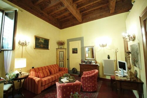 Domus Giorgio Authentic 1600's apt with Stunning Garden and Rooftop, Забронировать Апартаменты/квартира Флоренция Тоскана