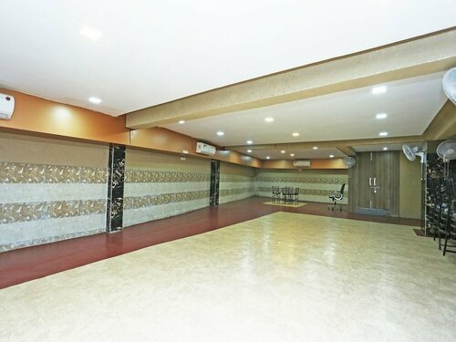 CAPITAL O 16472 Hotel Shree Balram International, Забронировать Отель Райпур штат Чхаттисгарх