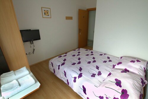 Guest House Ivac Inn, Đặt Nhà khách Khách sạn ở Zagreb có chỗ đỗ xe, Bãi đậu xe