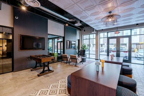 Yugo Guest Suites, Забронировать Гостевой дом Урбана Шампейн, рядом с Францисканский медицинский центр Сердца Пресвятой Девы Марии