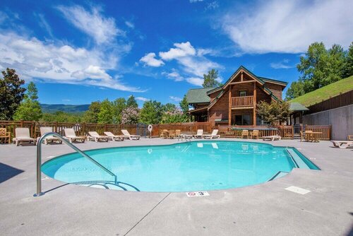 Serenity Peak 3 Bedroom Home with Hot Tub, Забронировать Отель Севьервилл Great Smoky Mountains National Park