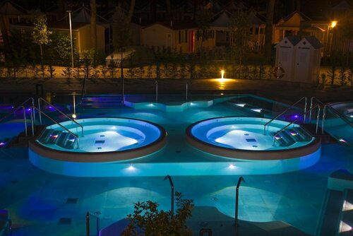 The Green Park Hotel WellnessSpa & Restaurant, Забронировать Курортный отель Отели Каваллино-Трепорти с бассейном, Бассейн