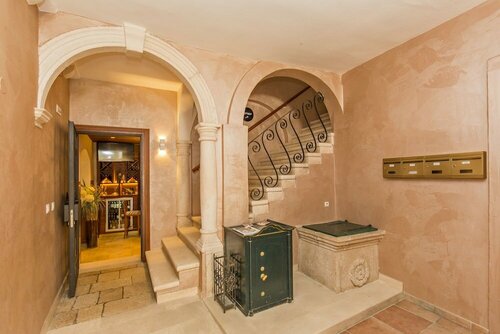 Apartment & Room Joy, Забронировать Апартаменты/квартира Старый город 