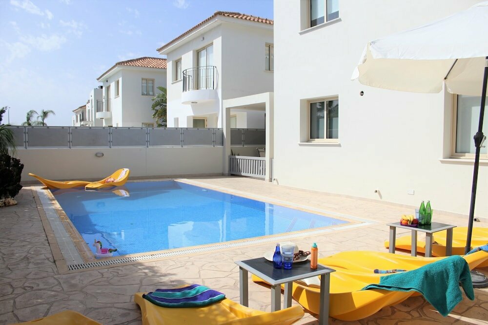 Avrora Villa PV