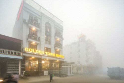 Golden Town Hotel, Забронировать Отель Шапа Лаокай, рядом с Рынок Сапа