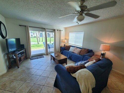 Pet Friendly, 2 Bedroom, 2 Bath - Ocean Village Club P19, Забронировать Дом для отпуска Отели Сент-Огастин с бассейном, Бассейн