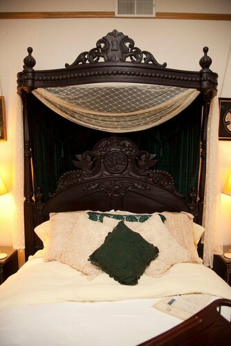 Beall Mansion An Elegant Bed & Breakfast Inn, Buchen Sie Bed & Breakfast Hotels in Illinois mit Parkplatz, Parkplätze