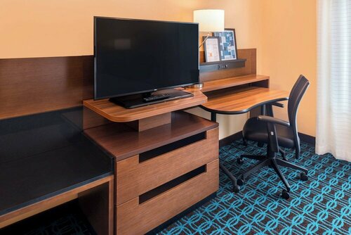 Fairfield Inn & Suites Orlando East/UCF Area, Забронировать Отель Отели Орландо с бассейном, рядом с AdventHealth Centra Care University, Бассейн
