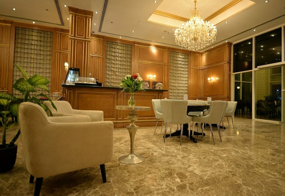 Premium Strato Hotel