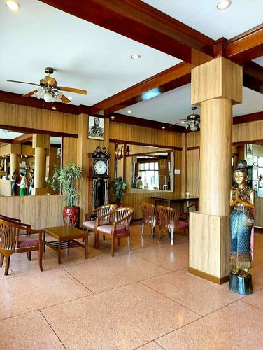Suriwong Chumphon Hotel, Забронировать Отель Отели Чумпхон с парковкой, Парковка