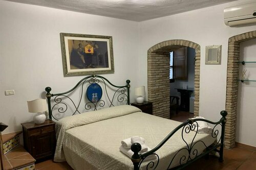 Relais del Porto, Забронировать Хостел Отели Кальяри с завтраком, рядом с Tower of San Pancrazio, Завтраки