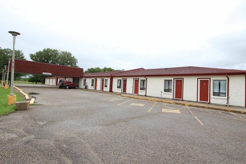 Redwood Motor Inn, Varaa Hotelli Brandon Manitoba