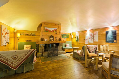 Hôtel La Montagne, Забронировать Отель Ла-Клюза Лыжный курорт на озере Анси, рядом с Плавательный бассейн Aravis