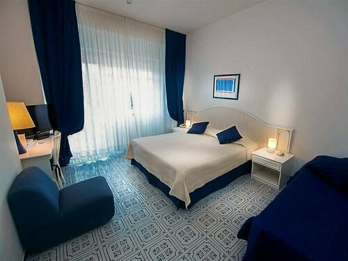 Hotel Panorama, Забронировать Отель Отели Майори с бассейном, Бассейн