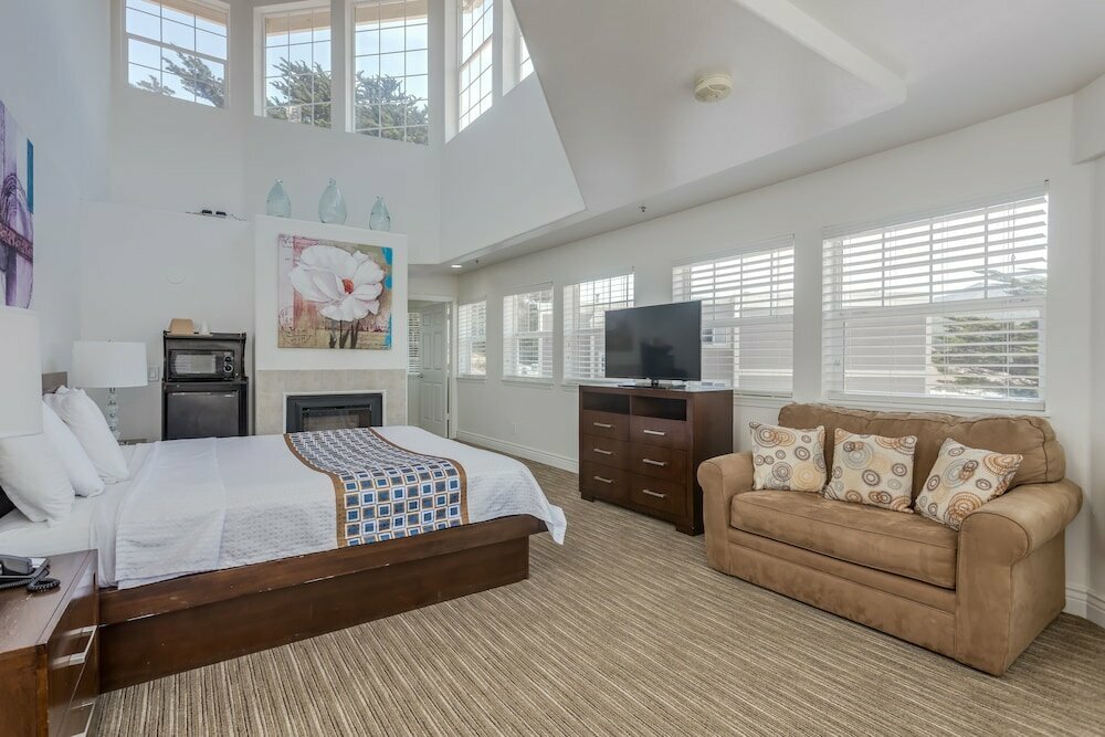 Pacifica Beach Hotel