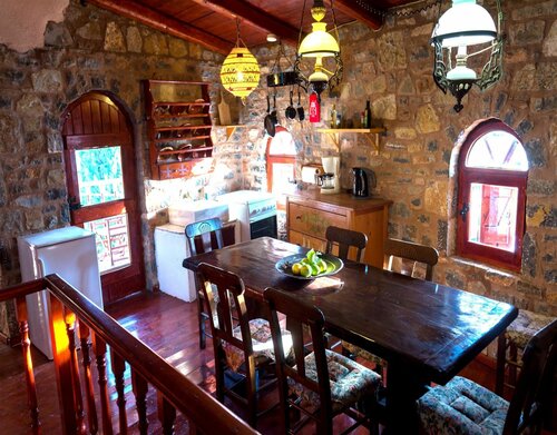 Гостевой Дом Traditional Homes, Забронировать Гостевой дом Отели Элунда с парковкой, рядом с Пляж Элунда, Парковка