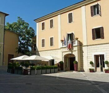 Hotel Clitunno, Varaa Hotelli Spoleto Umbria