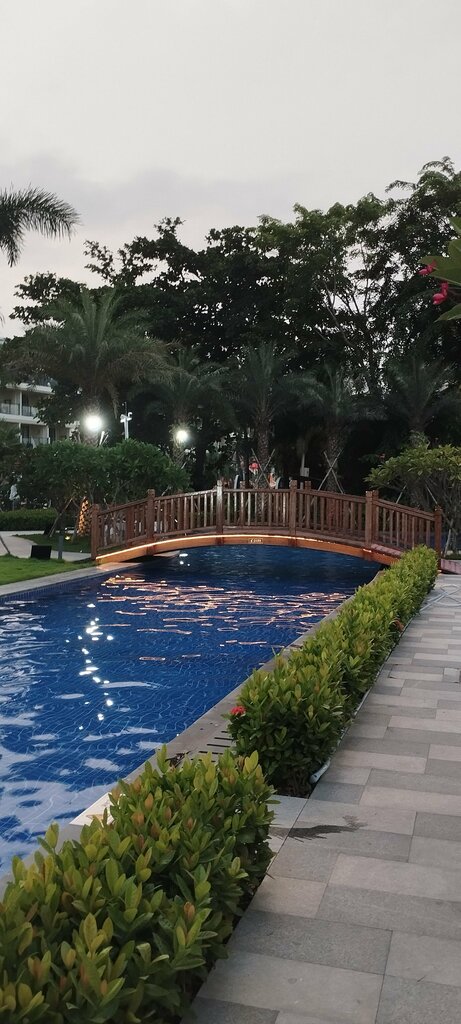 Sanya Luyi Sea View Hotel